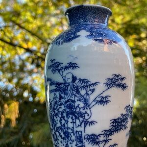 Vintage Blue and White Asian Chinoiserie Vase Lovely Gift or Display piece